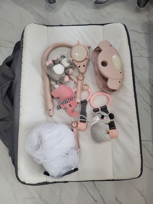 Бебешка кошара с две нива Kindercraft Joy full в сиво и розово