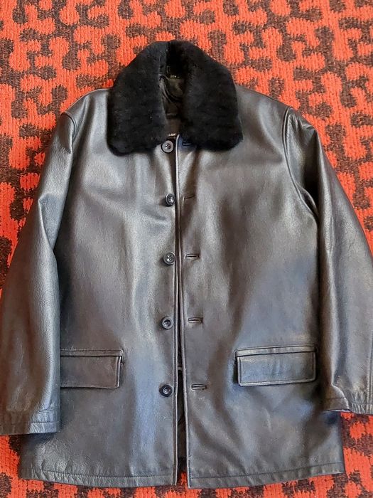 Кожаная куртка .