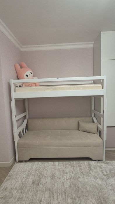 Двухъярусная кровать с диваном