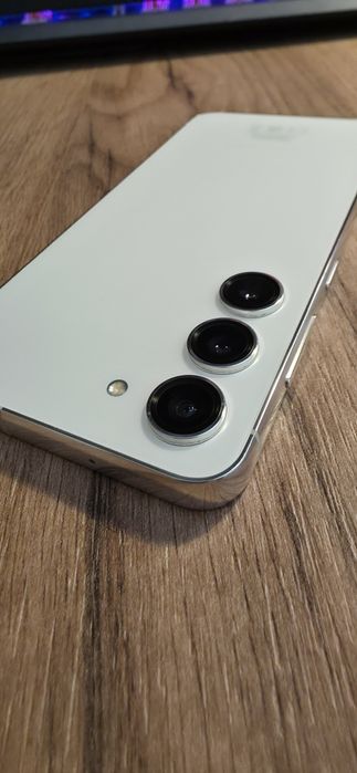 Samsung S23 като нов