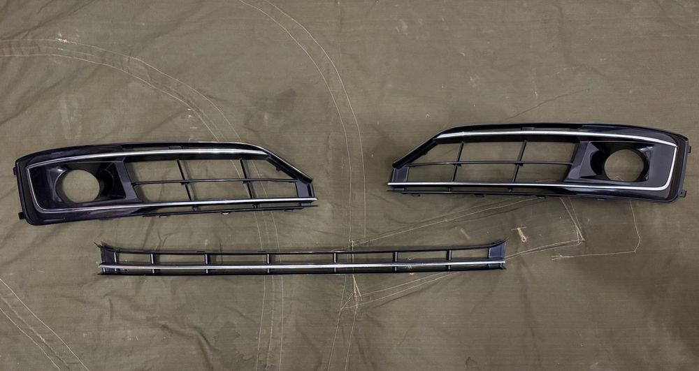 Grile bara fata Audi A8 2017
