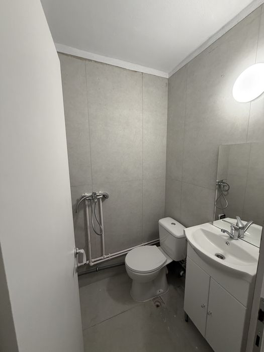 Inchiriez garsoniera cf.3, etaj 3, zona Fortuna, recent renovată si mobilată