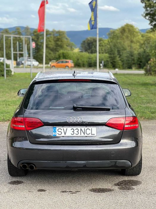 Vînd Audi  anul 2009