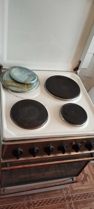 Готварска печка с фурна