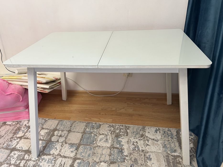 Стол срочно продам