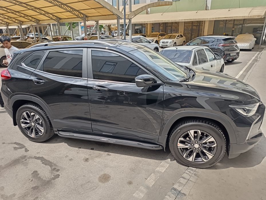 Tracker 2 Premier 2022 Full Qora Navarotlari bilan 400 y.e. Boshiga!