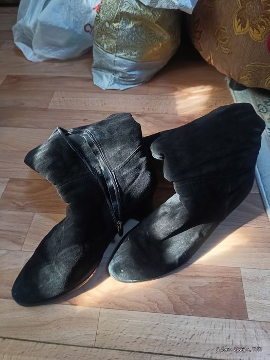 Продам женские сапоги