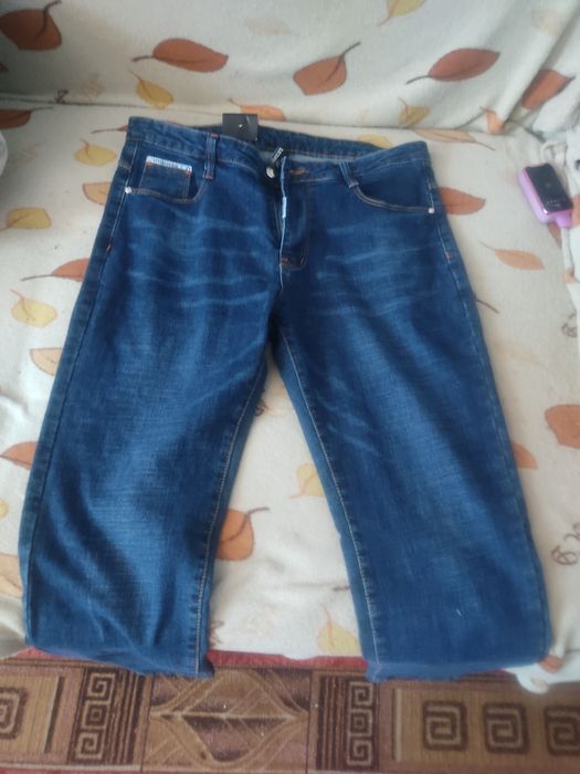 Продам новые джинсы