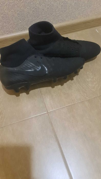 Бутонки Nike Magista