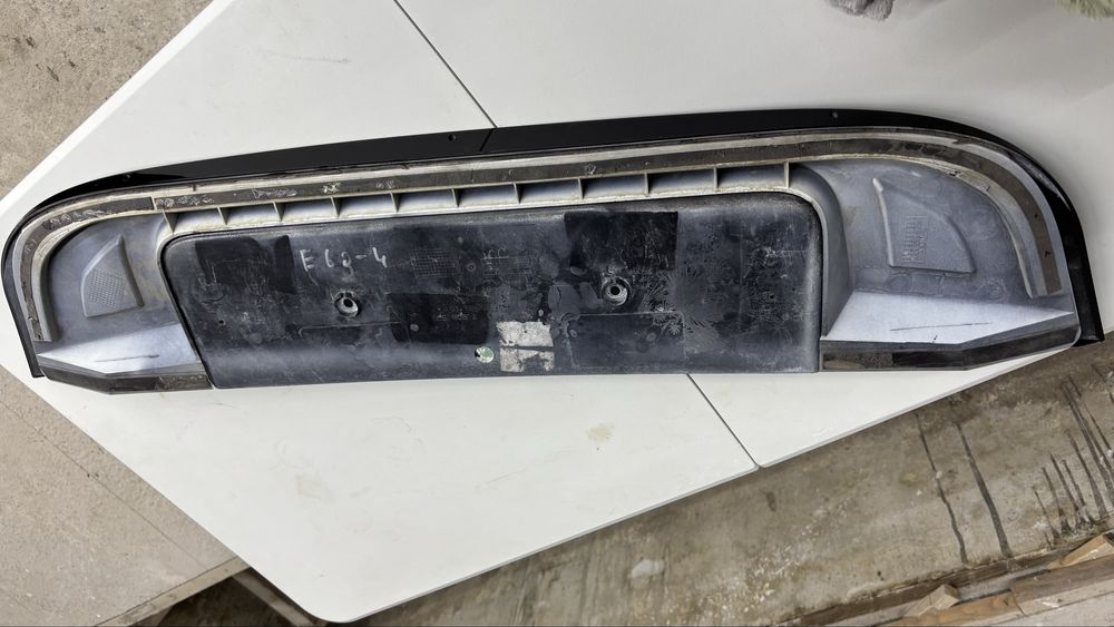 Бленда БМВ Е60 оригинал в идеальном состояний