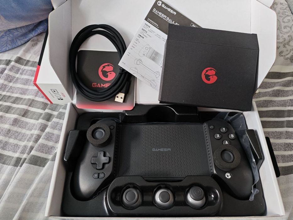 Продам контроллер GAMESIR G8+ телефон