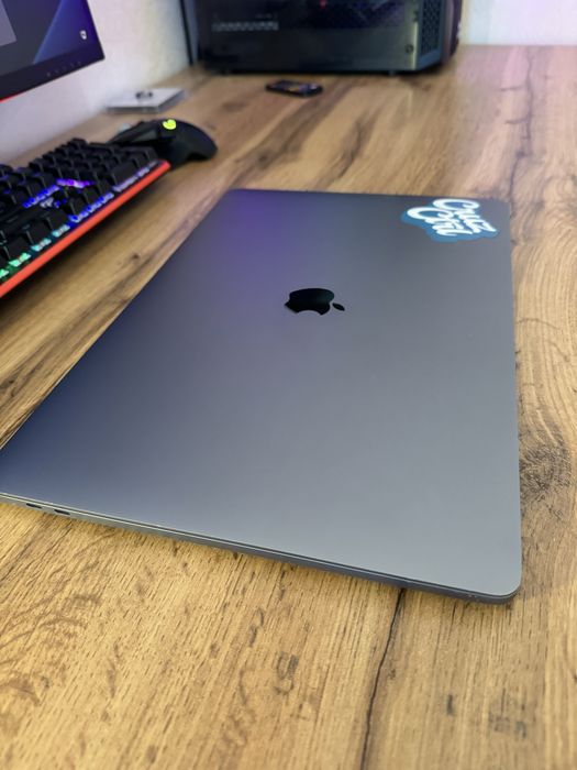 Macbook Pro 15 2019 i9/32gb RAM/ 512gb SSD