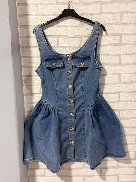 Рокля рокли в различни цветове