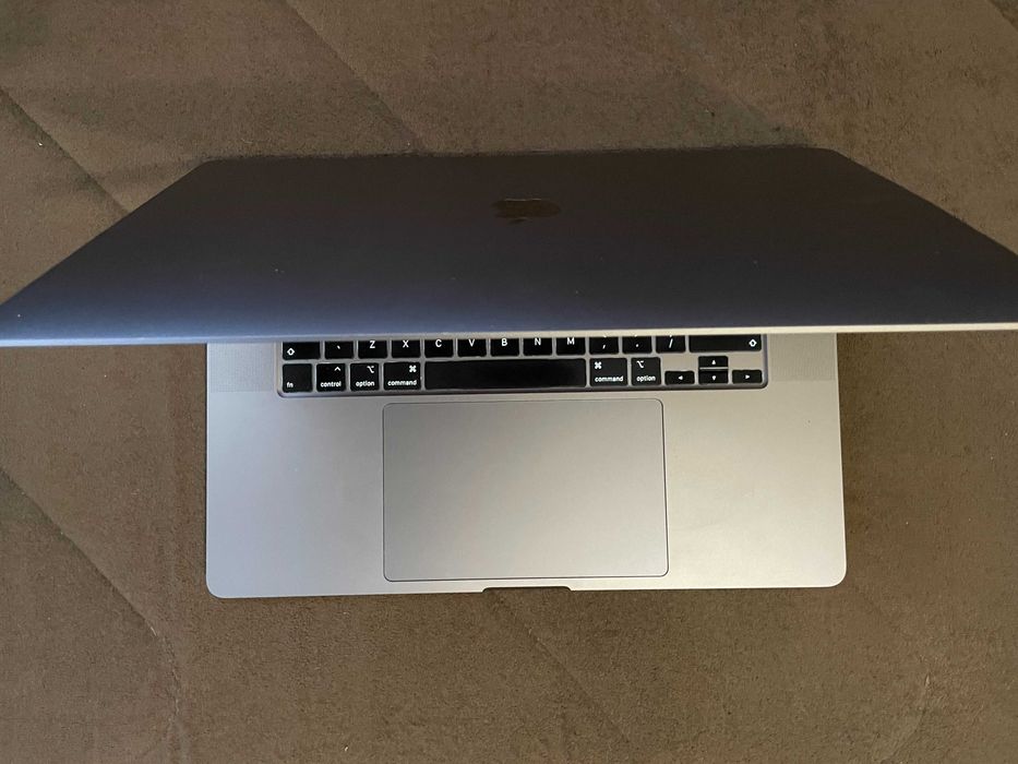 16" Core i7 MacBook Pro A2141 (2019) Space Gray-i7/16GB RAM/512GB SSD