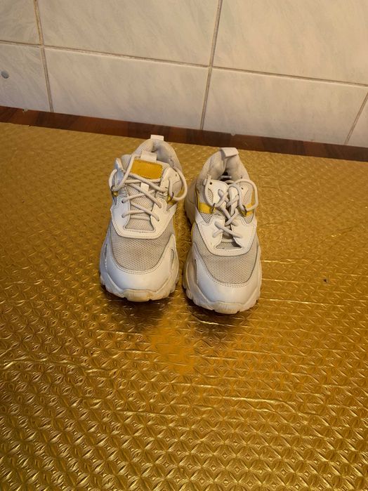 Продам кроссовки унисекс из натуральной кожи  (сделано в Германии)