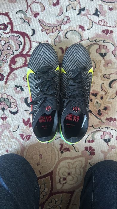 Продам кросовки для футбола