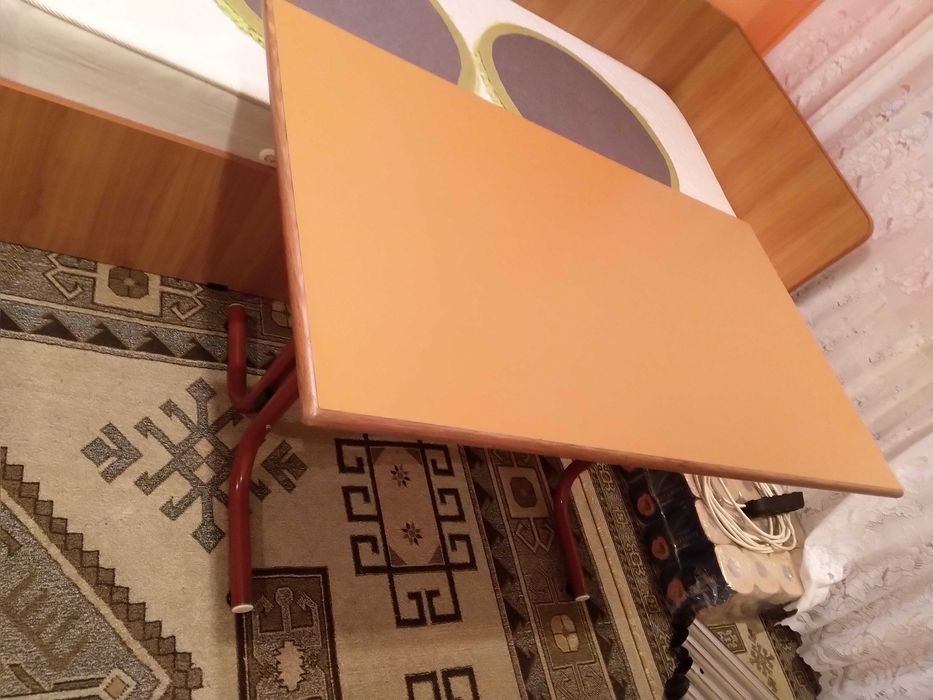 Vând masă de bucătărie