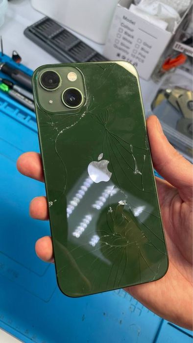 Срочно продам айфон 13