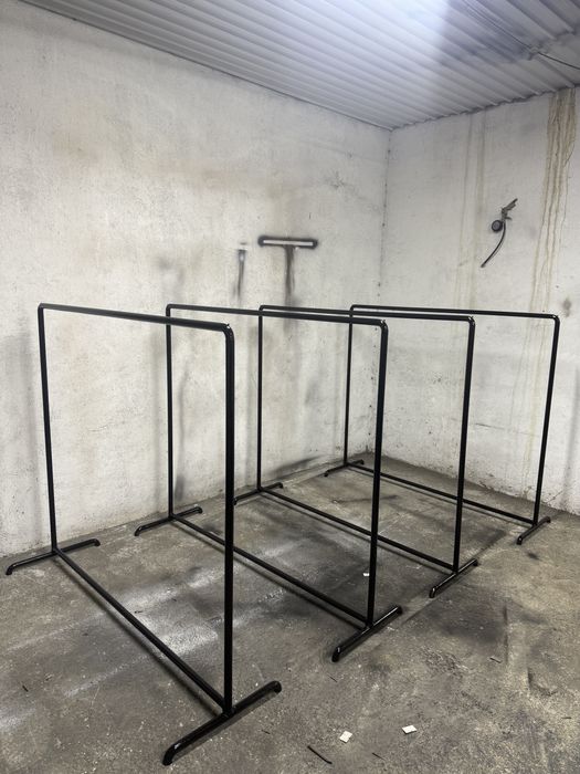 Торговое оборудование для магазины одежды!