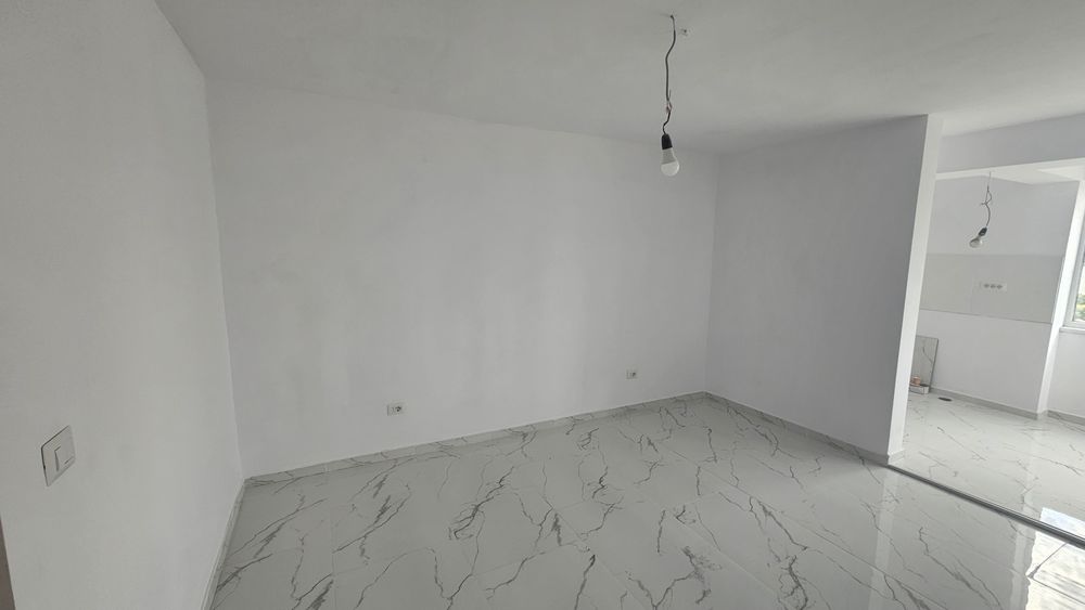 Garsonieră de vânzare – Moldova Nouă, zona centrală, prețul se discuta telefonic!