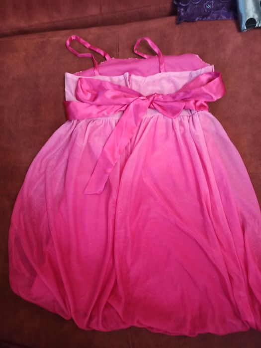 Розови роклички за малки кукли