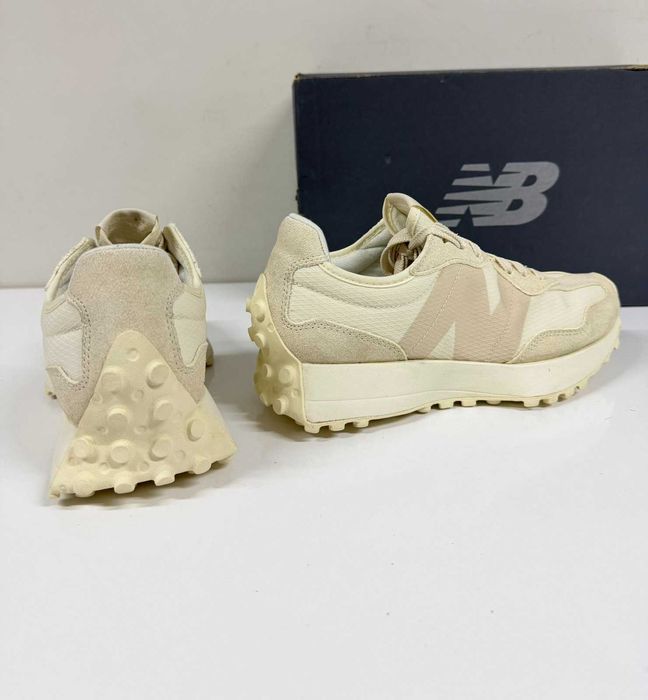 New Balance 327 sneakers
