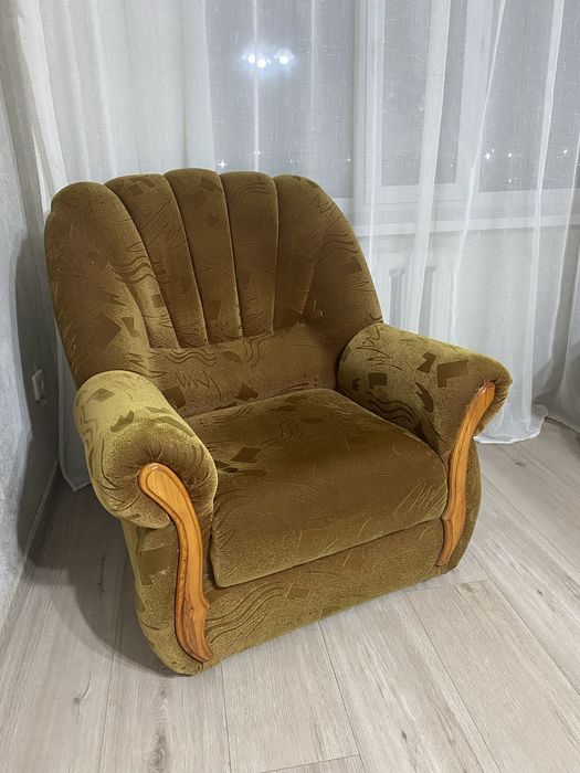 Продам диван и 2 кресла