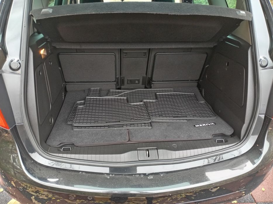 Опел Мерива б на части