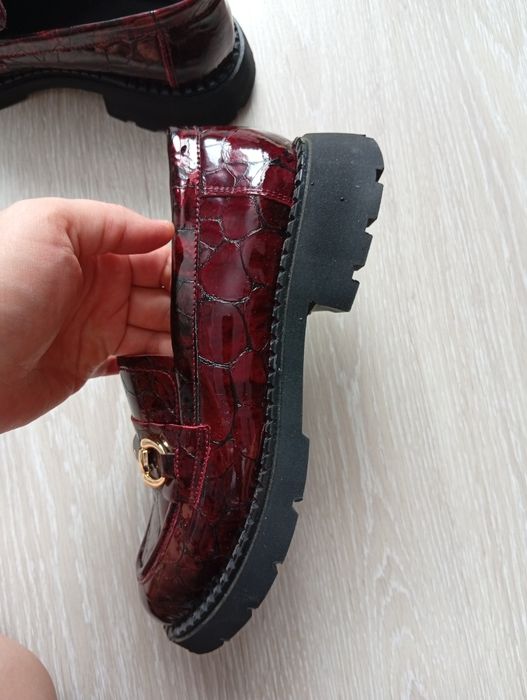 Продам лоферы новые