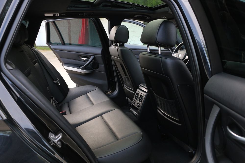 BMW 320d X-drive(4×4)Automat. 2012 Panoramic# Bi-Xenon   #Jante 18" # Navi Mare  #Scaune Sport Piele