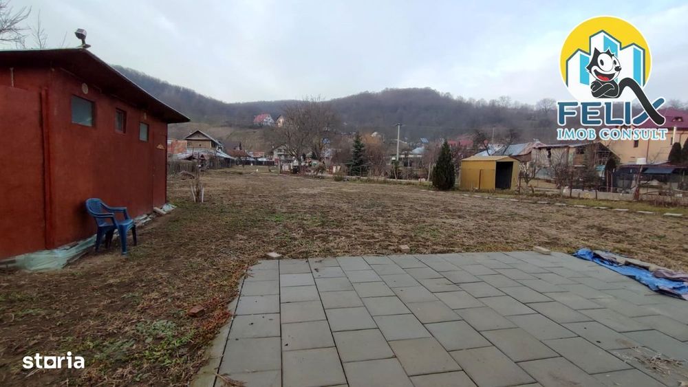 Valea Budului, jud Bacau, teren intre case, situat la poala padurii
