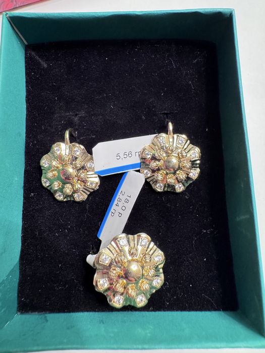 Продам золотой набор новый