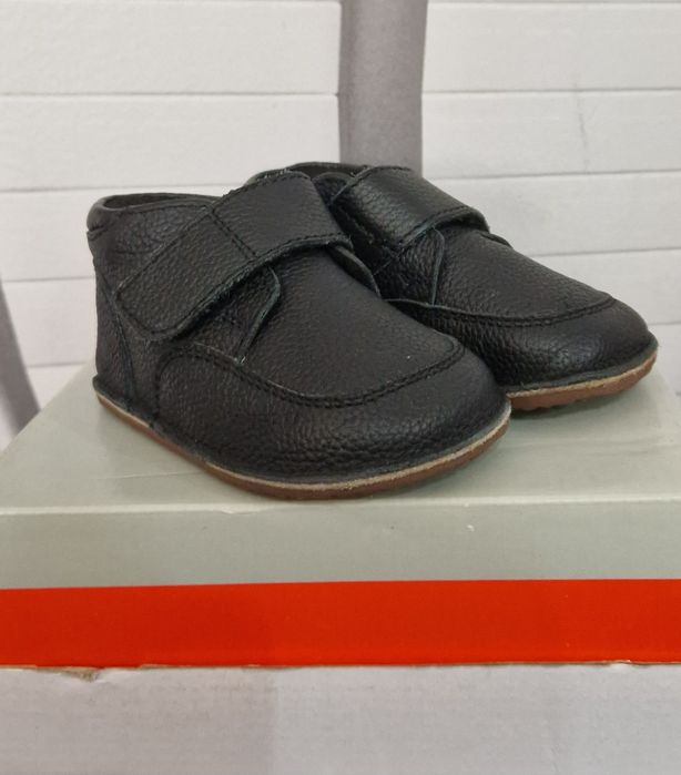 Pantofi bebe marimea 19