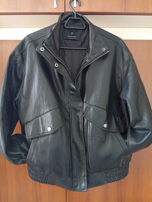 Яке Stradivarius, М