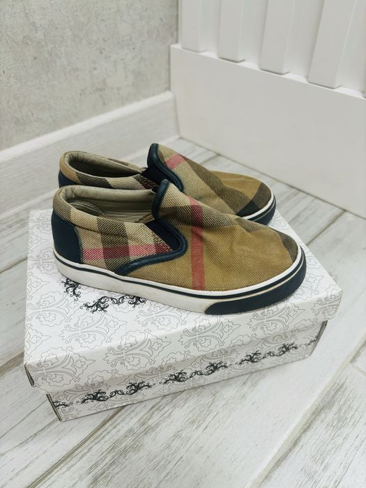 Продам детскую обувь