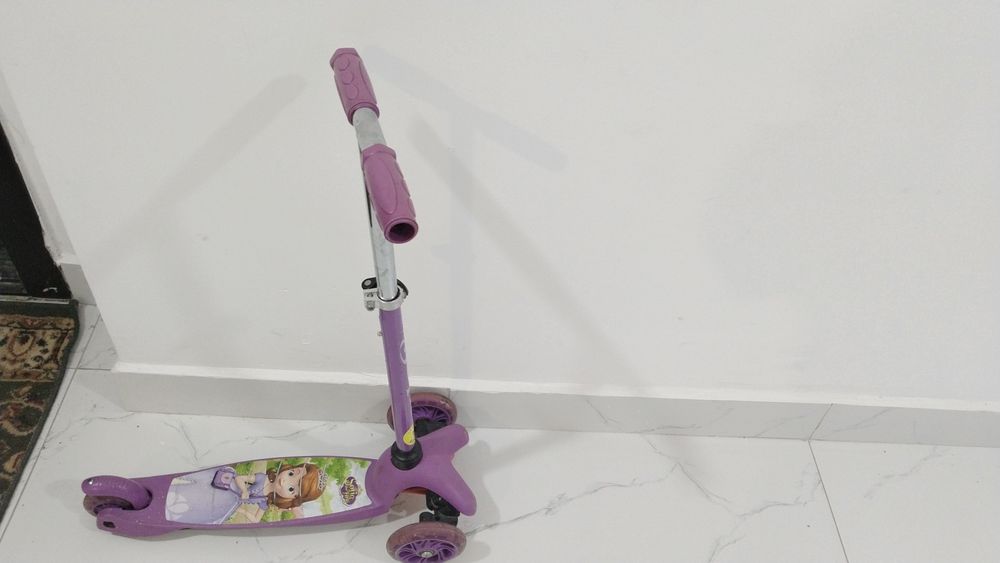 Детский самокат для девочки