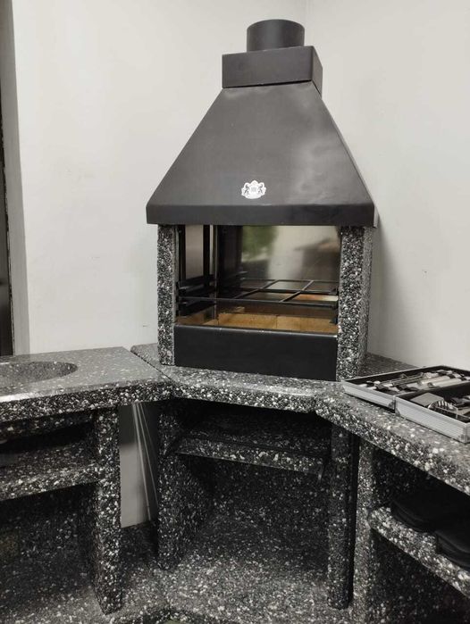 Барбекю комплекс в наличии 3-х модульный Мангальная зона