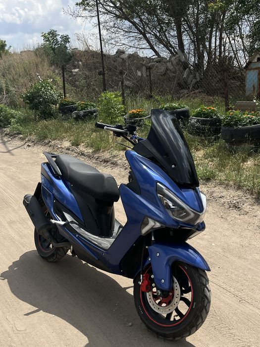 Продам скутер макси