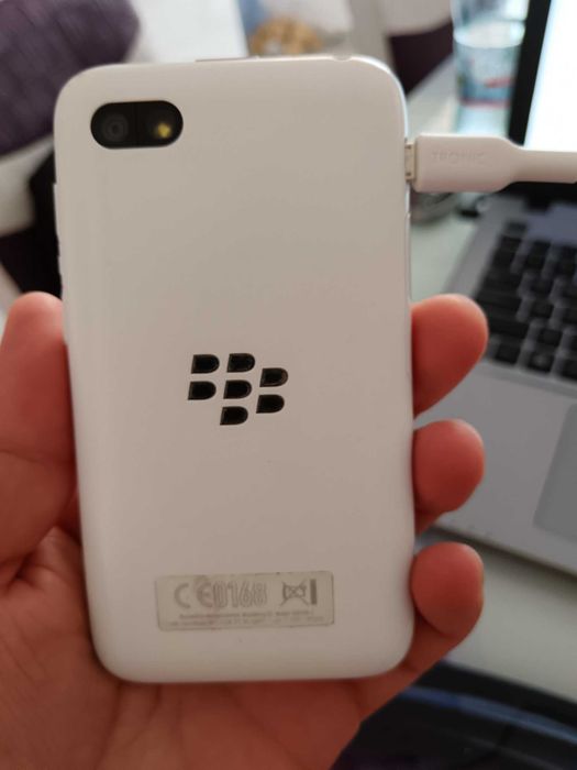2 Blackberry-uri de vanzare