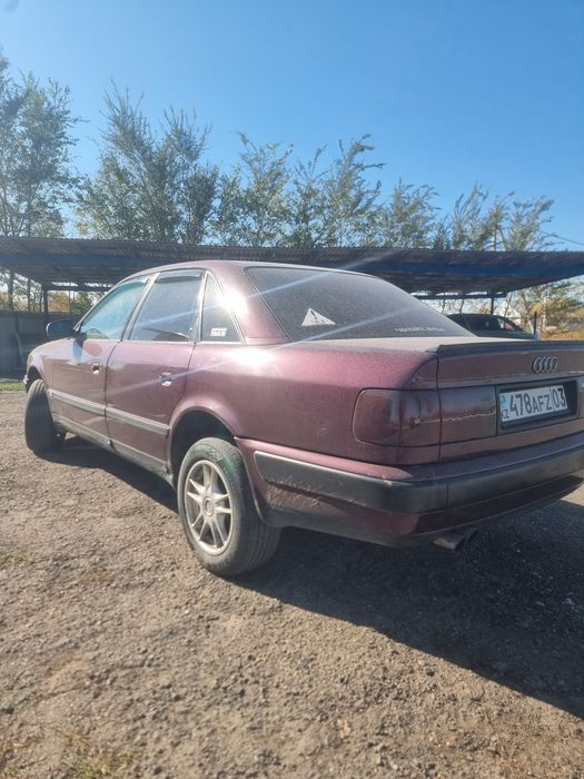 Продам Audi 100.  .