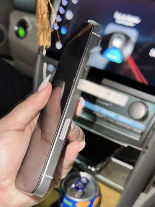 Продам Iphone 16 Pro