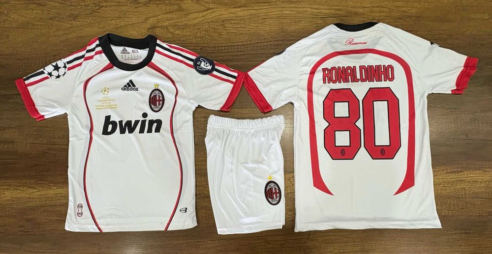 Футболни тениски