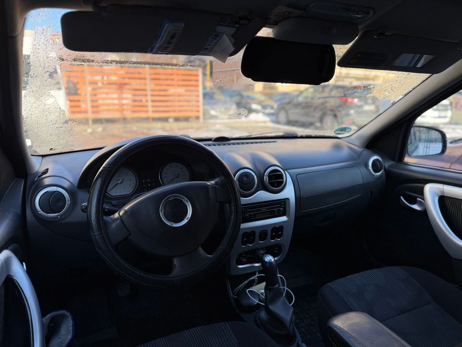 Logan 1.6 MPI, 2009, MCV