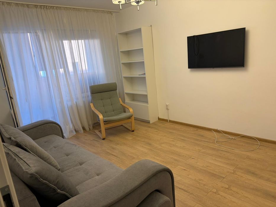 Vânzare apartament 3 camere  etaj 1