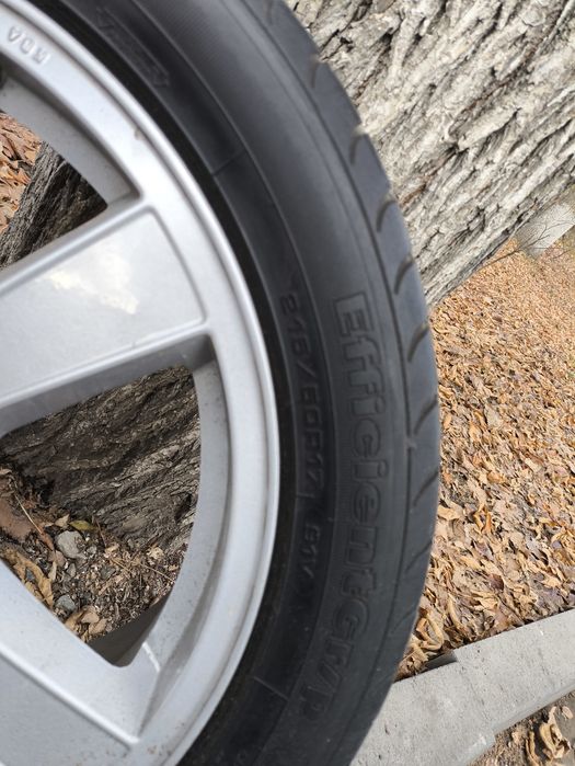 Продам оригинальные диски с резиной на Мерседес