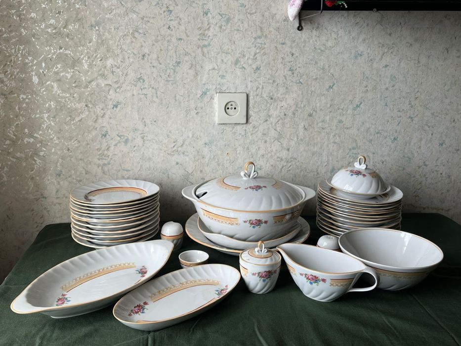 Продам Столовый сервиз