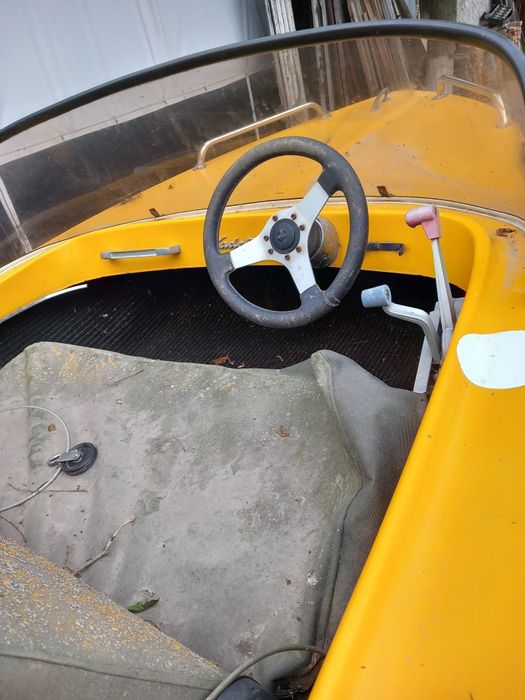 Barcă agrement cu motor 25 de cai