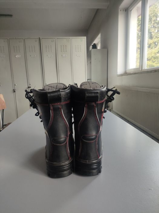 Bocanci de intervenție pompieri