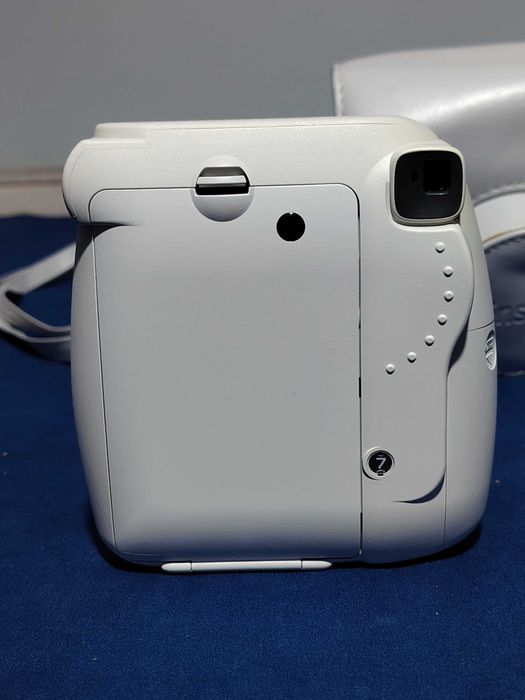 FUJIFILM Instax Mini 9, aparat foto instant, cu husă originală.