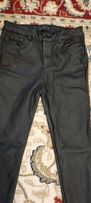 Pantaloni material cerat